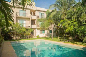 Great 2 BR Apt - WiFi & Pool - Perfect Location